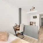 L'oasis Montparnasse 2*