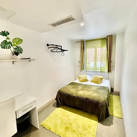 מלון L'oasis Montparnasse 2*