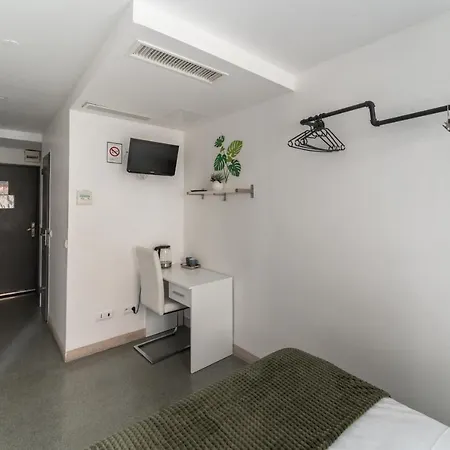 L'oasis Montparnasse מלון 2*
