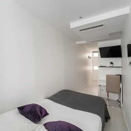 Hotel L'oasis Montparnasse París