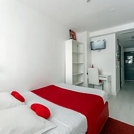 L'oasis Montparnasse מלון
