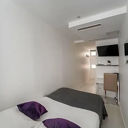 L'oasis Montparnasse 2* פריז