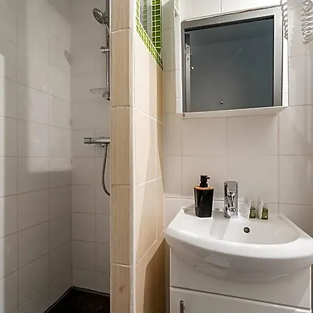 מלון L'oasis Montparnasse פריז
