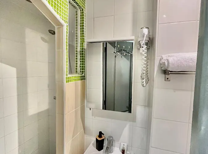 L'oasis Montparnasse Hotel