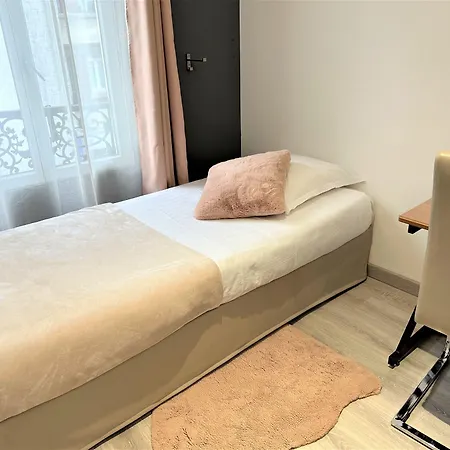 L'oasis Montparnasse Hotel
