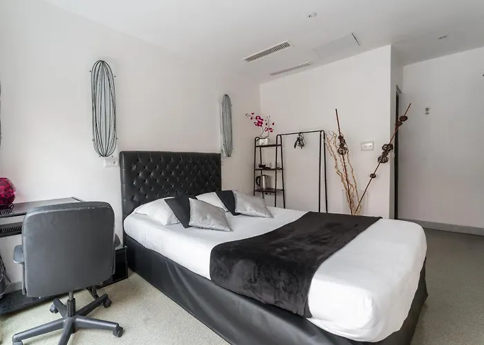 L'oasis Montparnasse Hotel