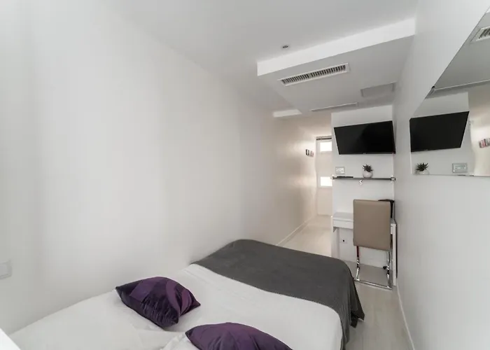 Hotel L'oasis Montparnasse Paris