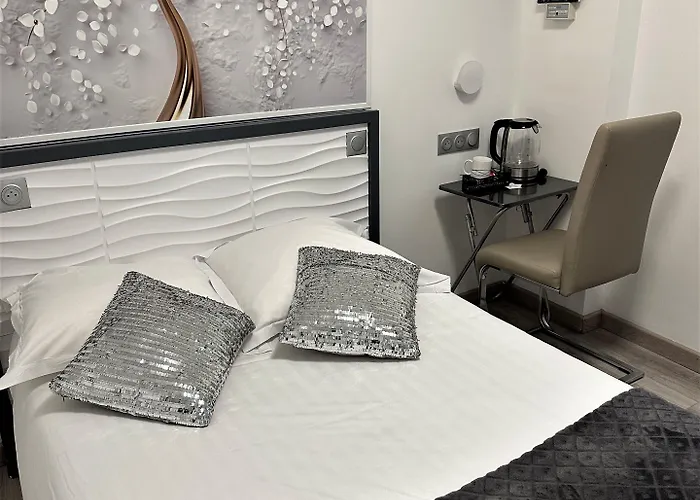 L'oasis Montparnasse Hotel 2*